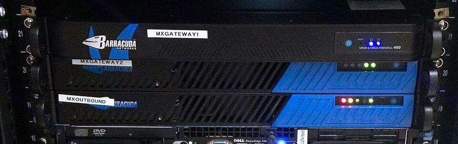 Proyek implementasi firewall dan keamanan jaringan