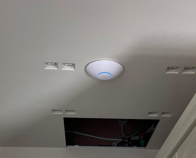 Proyek migrasi WiFi ke sistem enterprise UniFi